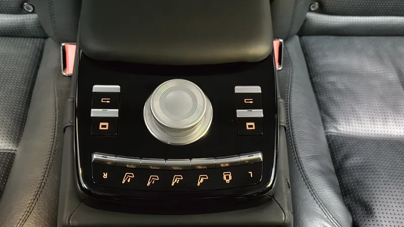 Mercedes Benz S 63 AMG foto 26