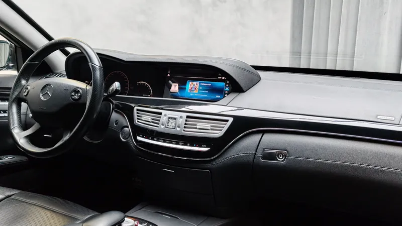 Mercedes Benz S 63 AMG foto 12