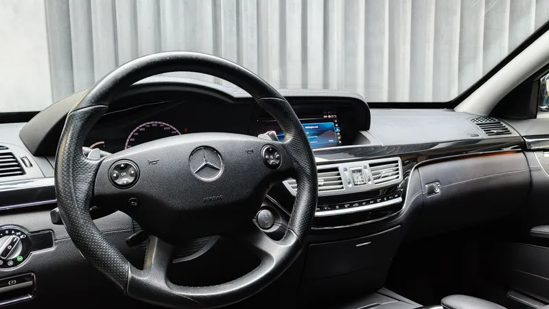 Mercedes Benz S 63 AMG foto 10