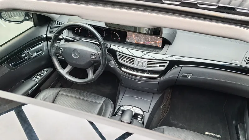 Mercedes Benz S 63 AMG foto 34