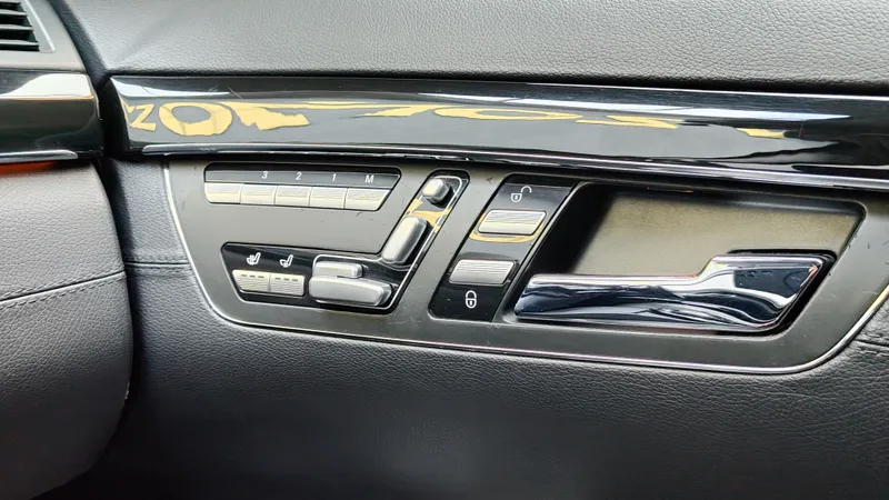 Mercedes Benz S 63 AMG foto 22