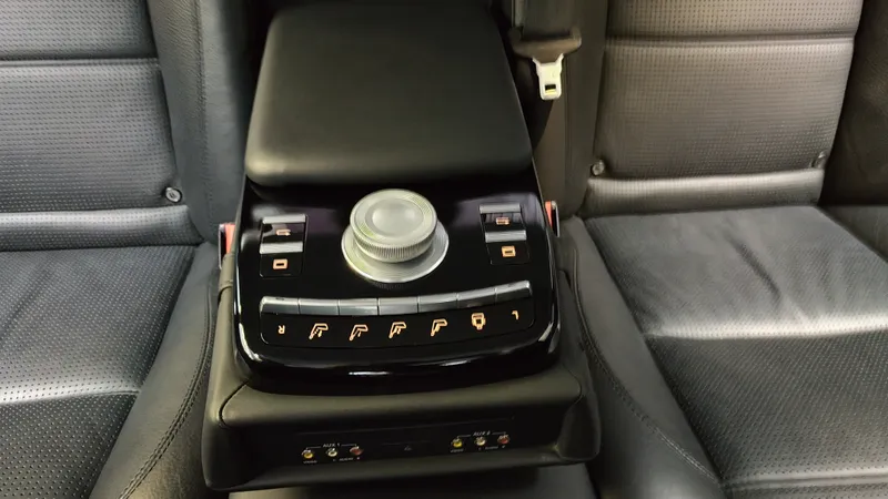 Mercedes Benz S 63 AMG foto 27