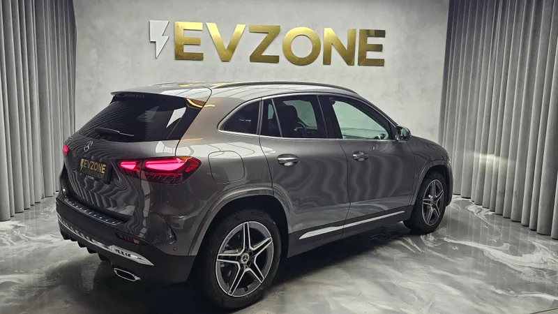 Mercedes Benz GLA 250 foto 6