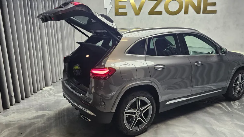 Mercedes Benz GLA 250 foto 23