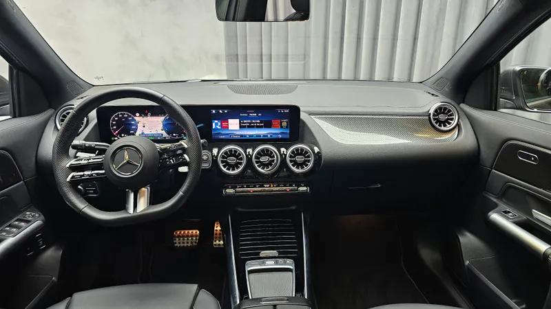Mercedes Benz GLA 250 foto 10