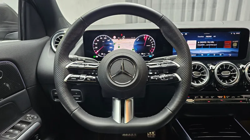 Mercedes Benz GLA 250 foto 11