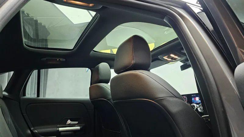 Mercedes Benz GLA 250 foto 20