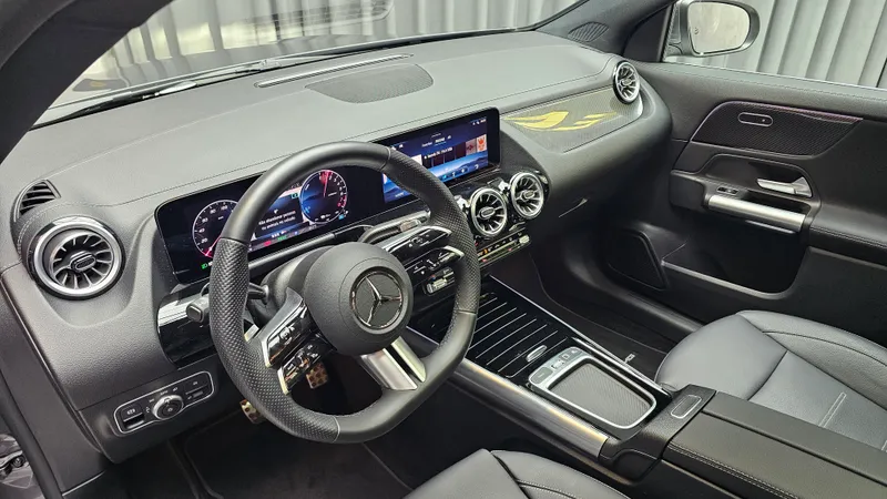 Mercedes Benz GLA 250 foto 8