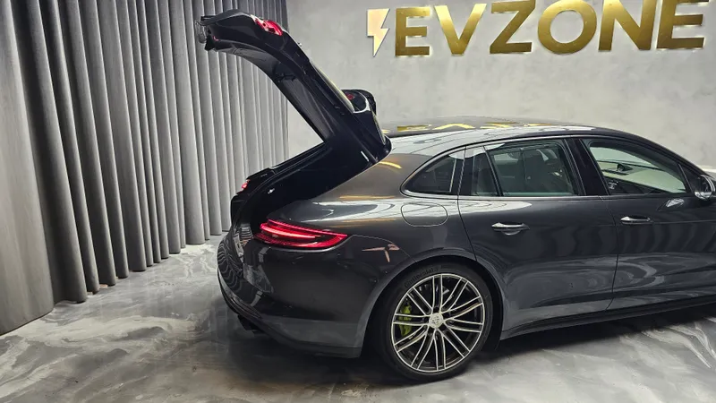 Porsche Panamera Sport Turismo foto 31