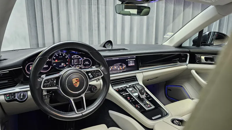 Porsche Panamera Sport Turismo foto 10