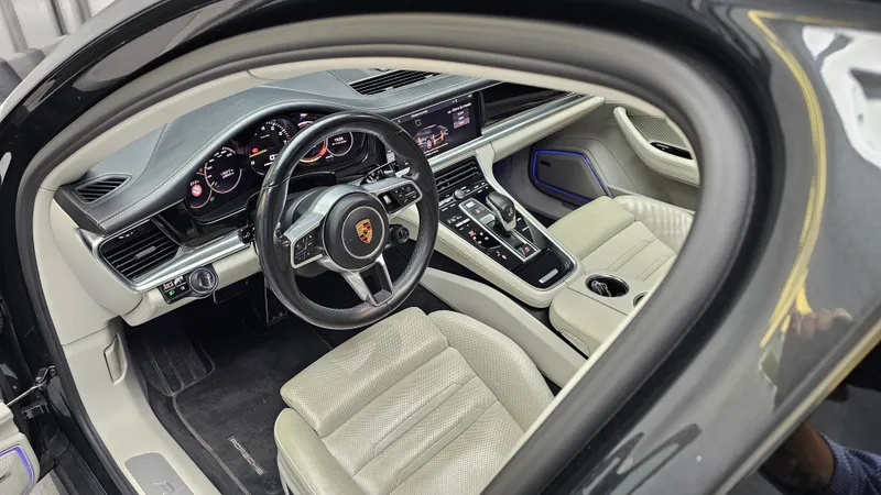Porsche Panamera Sport Turismo foto 9