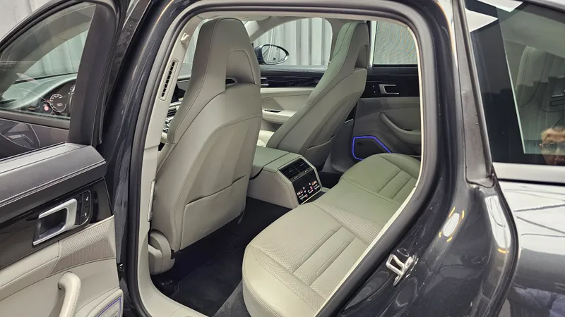 Porsche Panamera Sport Turismo foto 20