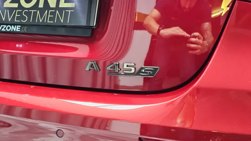 Mercedes Benz A 45 AMG foto 33