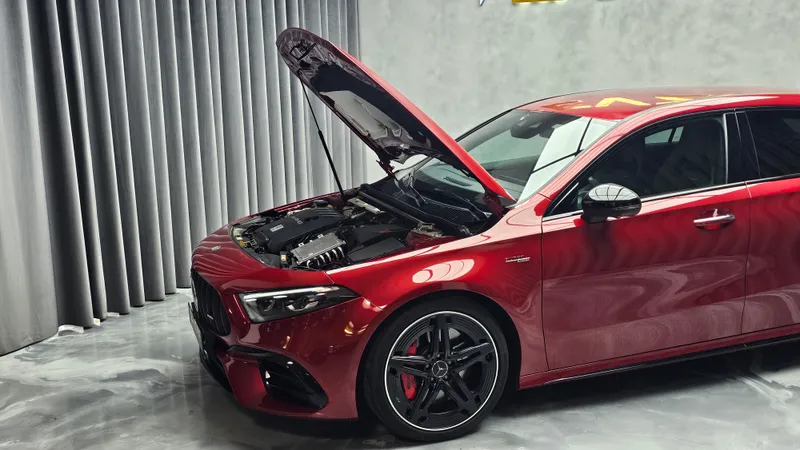 Mercedes Benz A 45 AMG foto 39