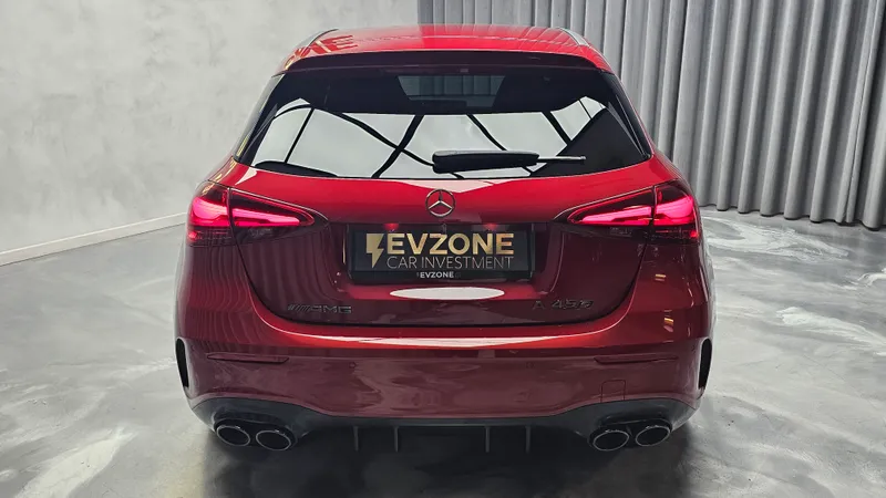 Mercedes Benz A 45 AMG foto 5