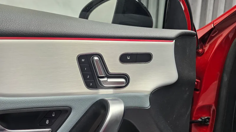 Mercedes Benz A 45 AMG foto 28