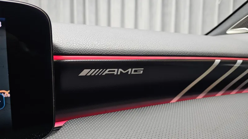 Mercedes Benz A 45 AMG foto 26