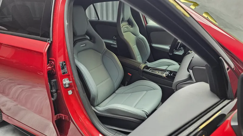 Mercedes Benz A 45 AMG foto 20