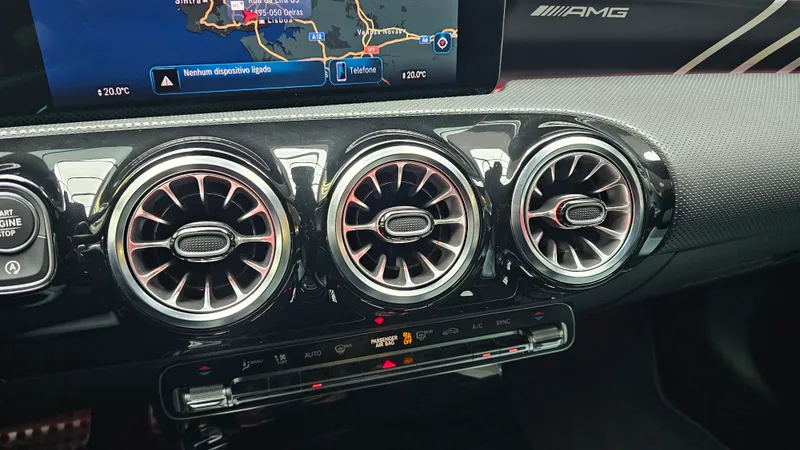 Mercedes Benz A 45 AMG foto 16