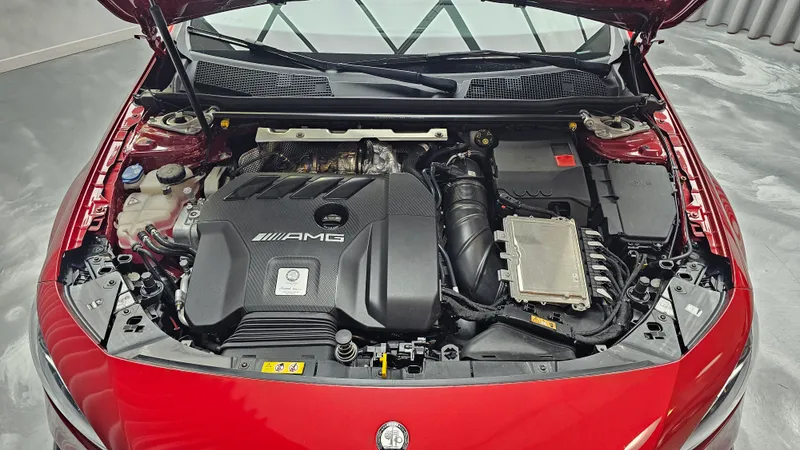 Mercedes Benz A 45 AMG foto 41