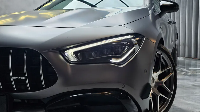 Mercedes Benz CLA 45 AMG foto 32