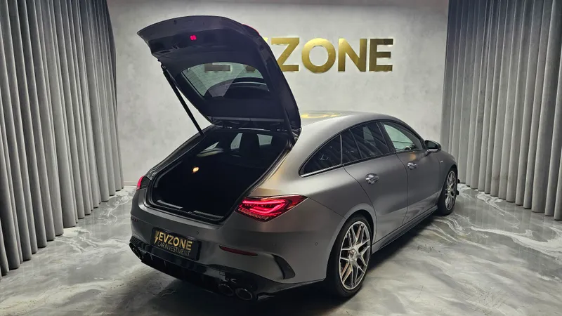 Mercedes Benz CLA 45 AMG foto 28