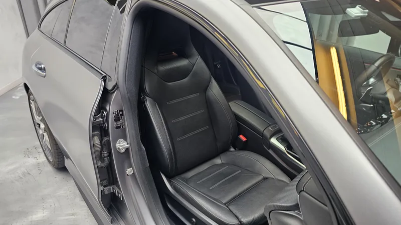 Mercedes Benz CLA 45 AMG foto 19
