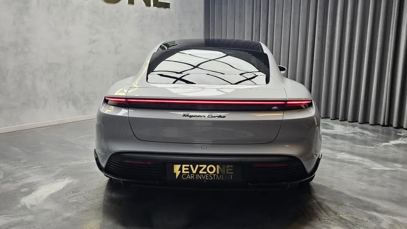 Porsche Taycan foto 5
