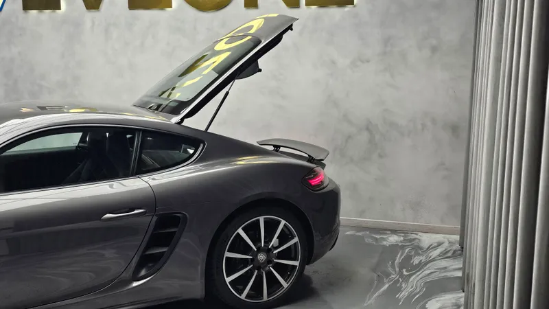 Porsche 718 Cayman foto 25