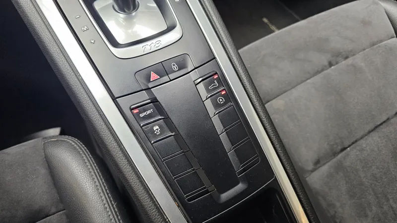 Porsche 718 Cayman foto 17