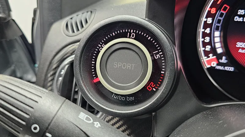 Abarth 695C foto 15