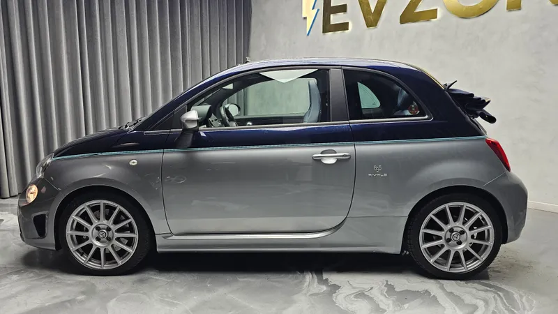 Abarth 695C foto 4