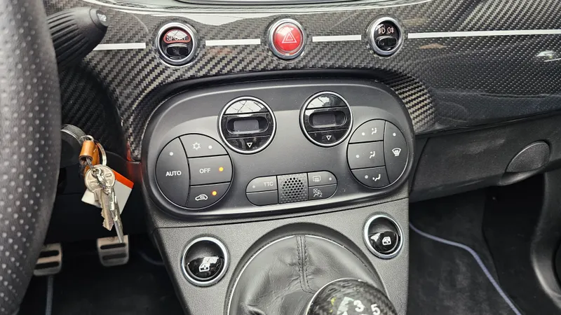 Abarth 695C foto 17