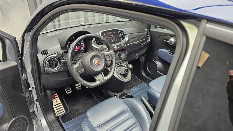 Abarth 695C foto 10
