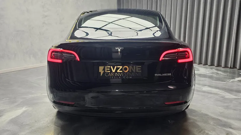 Tesla Model 3 foto 5