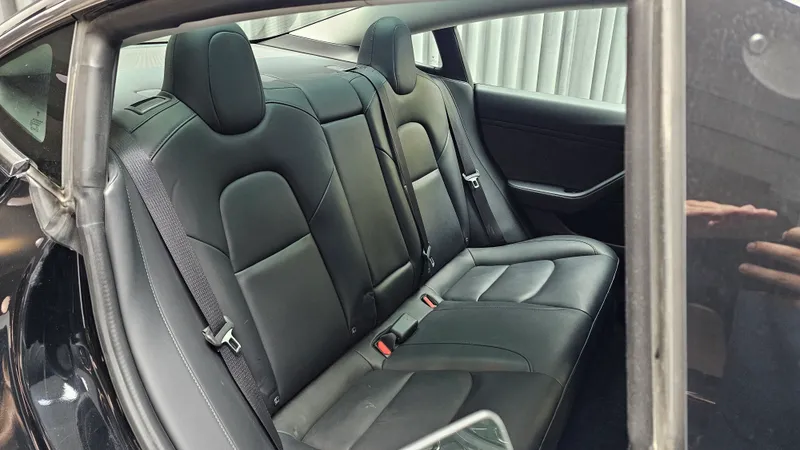 Tesla Model 3 foto 19