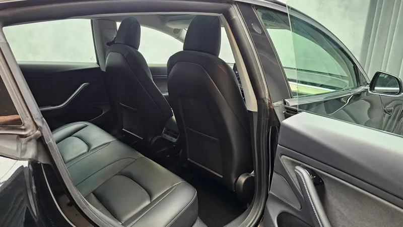Tesla Model 3 foto 18