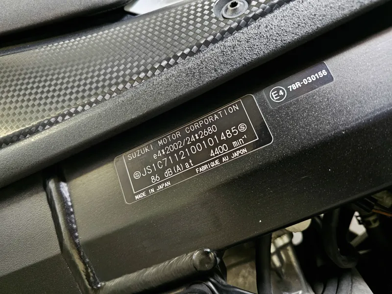 Suzuki DL foto 18