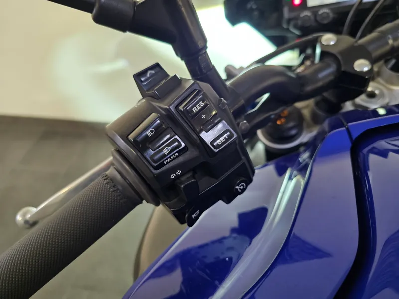 Yamaha MT-10 foto 12