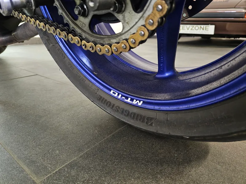 Yamaha MT-10 foto 15