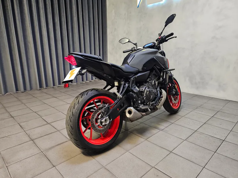 Yamaha MT-07 foto 10