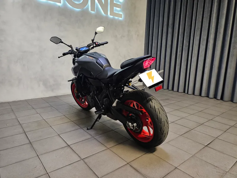 Yamaha MT-07 foto 8