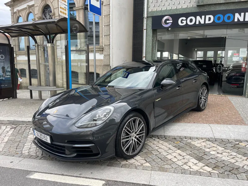 Porsche Panamera Sport Turismo 4 E-Hybrid