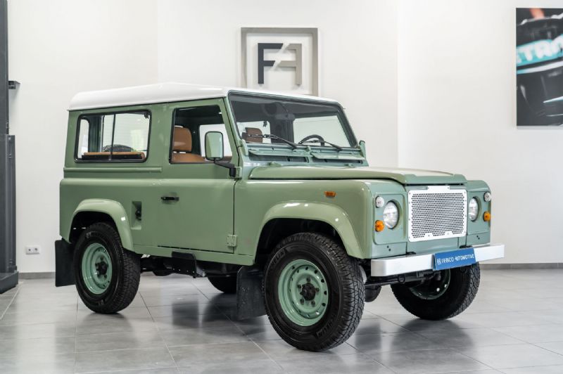 Land Rover Defender 90 2.5 TDi Metal Top
