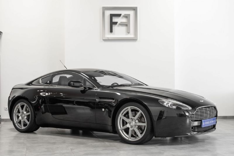 Aston Martin Vantage Coupe V8 MANUAL