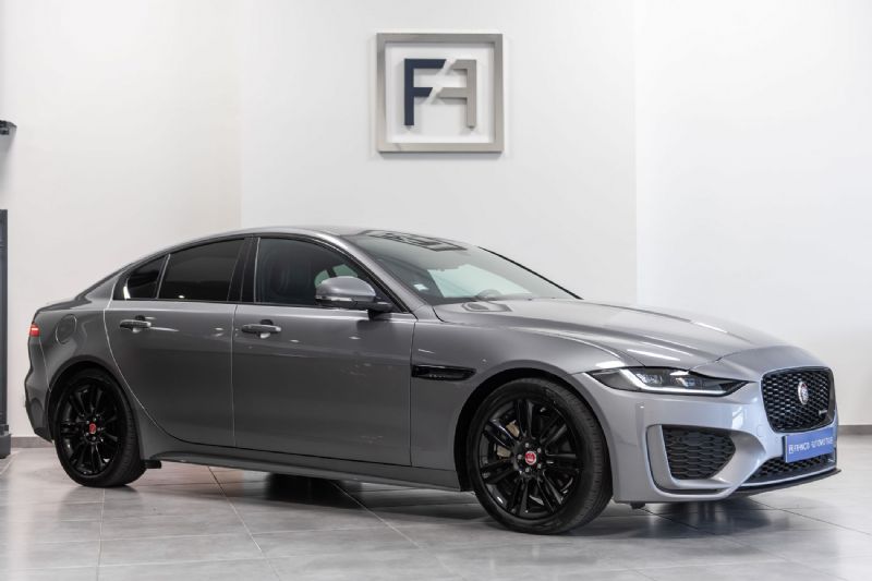 Jaguar XE 2.0d R-Dynamic S (NEW MODEL)