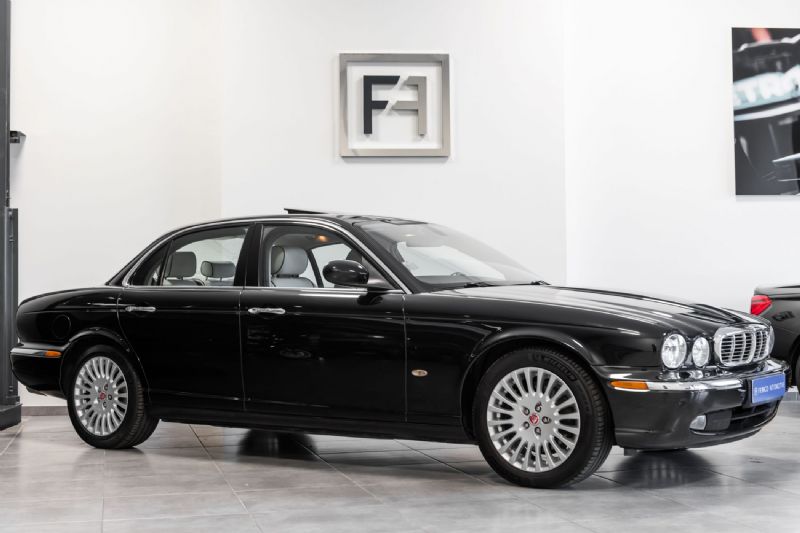 Jaguar XJ 2.7D V6 SOVEREIGN